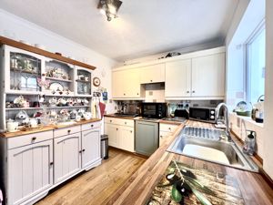 Kitchen- click for photo gallery